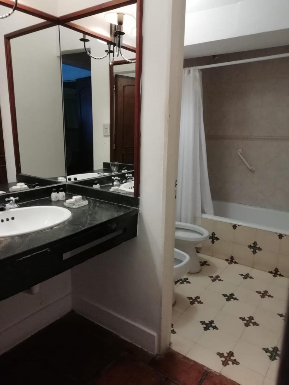 Las Moras Hotel San Lorenzo  Ngoại thất bức ảnh