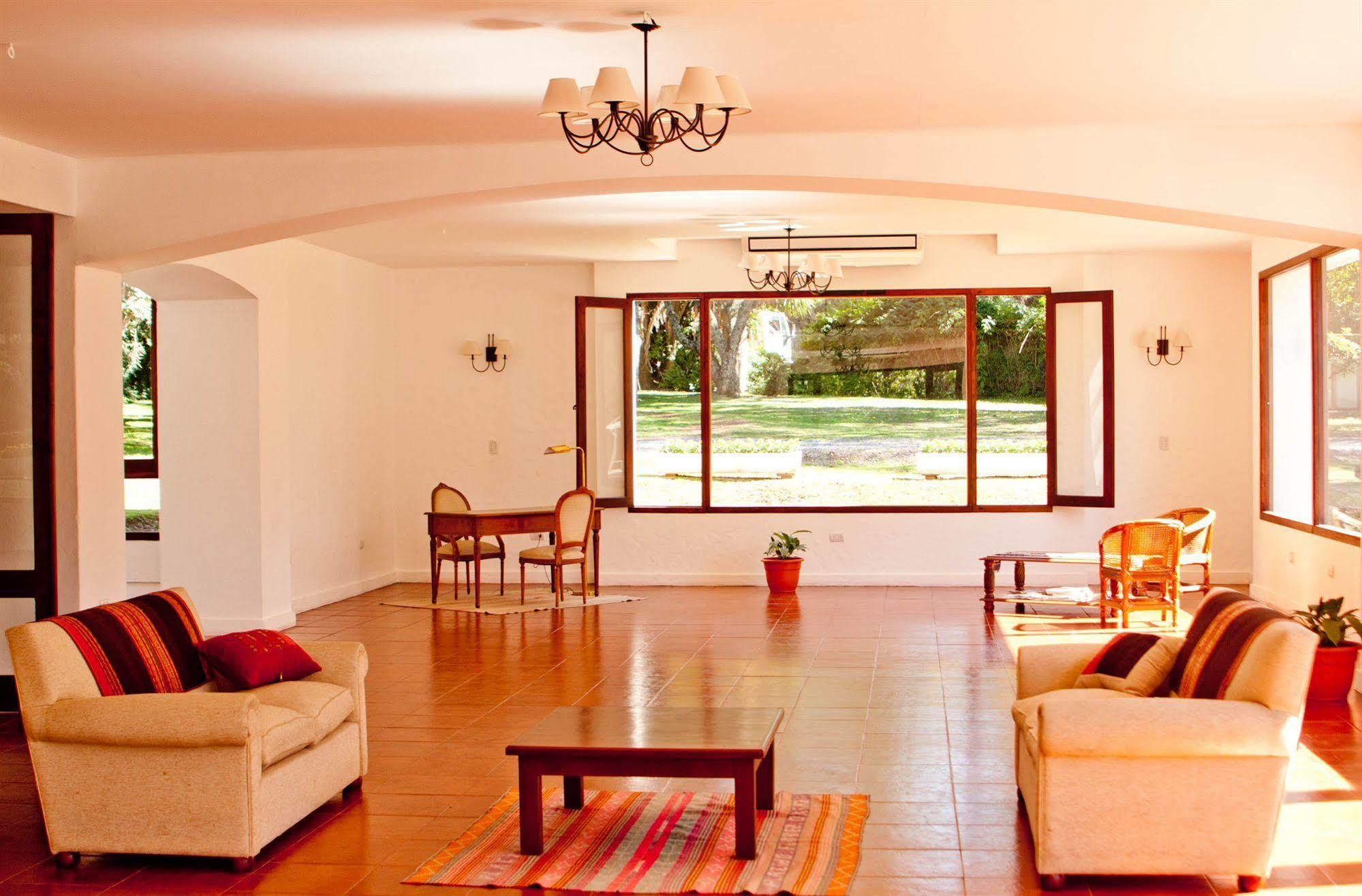 Las Moras Hotel San Lorenzo  Ngoại thất bức ảnh